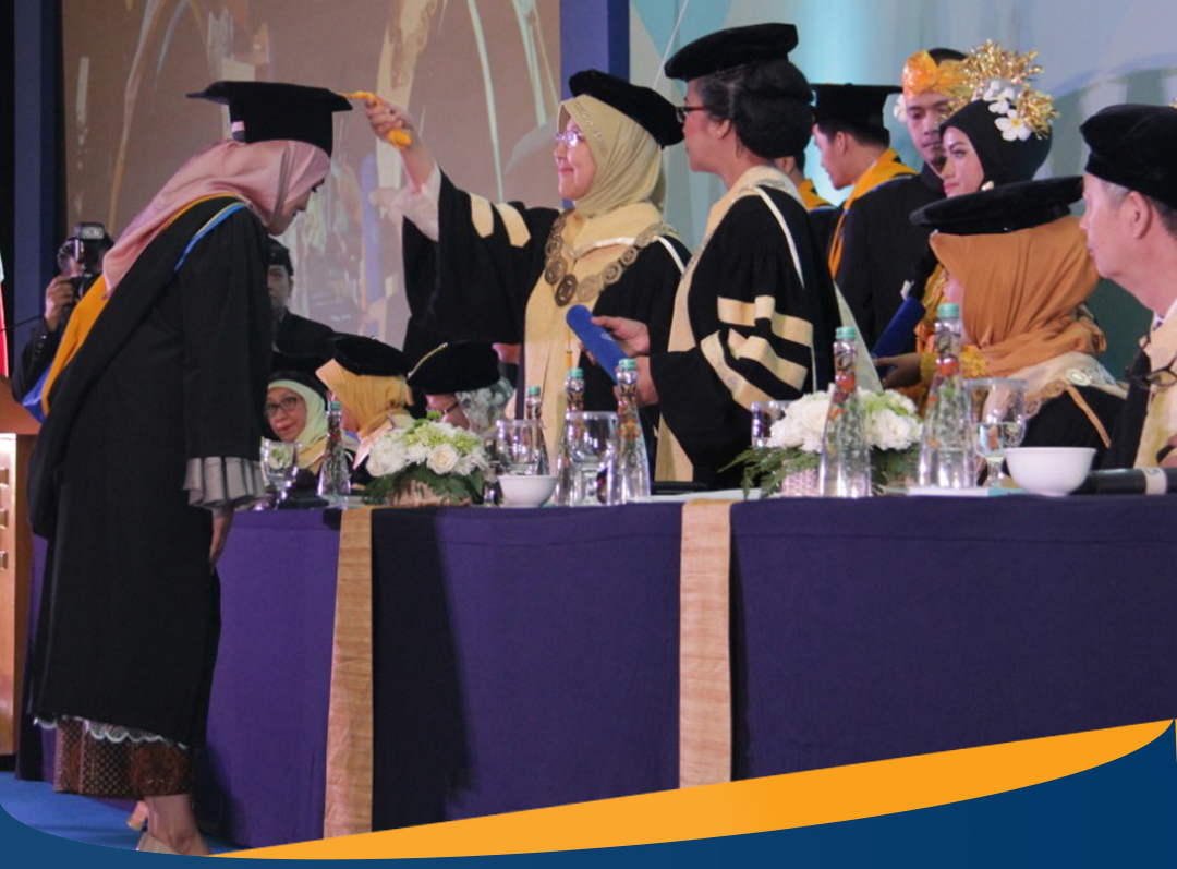 217 Wisudawan Sarjana dan Pascasarjana Siap Untuk Berkontribusi Untuk Negeri